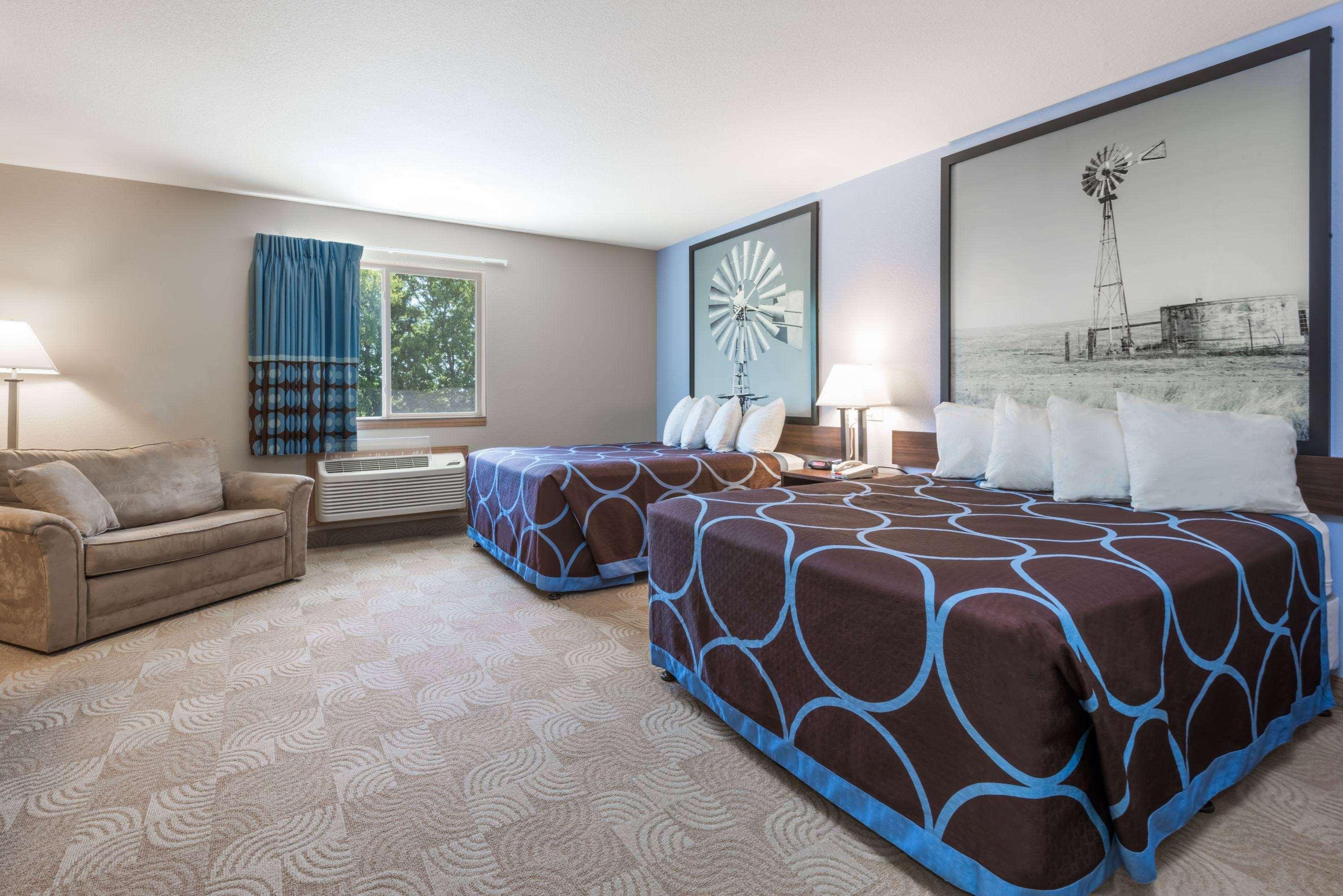 Super 8 By Wyndham Beloit Hotel Bagian luar foto