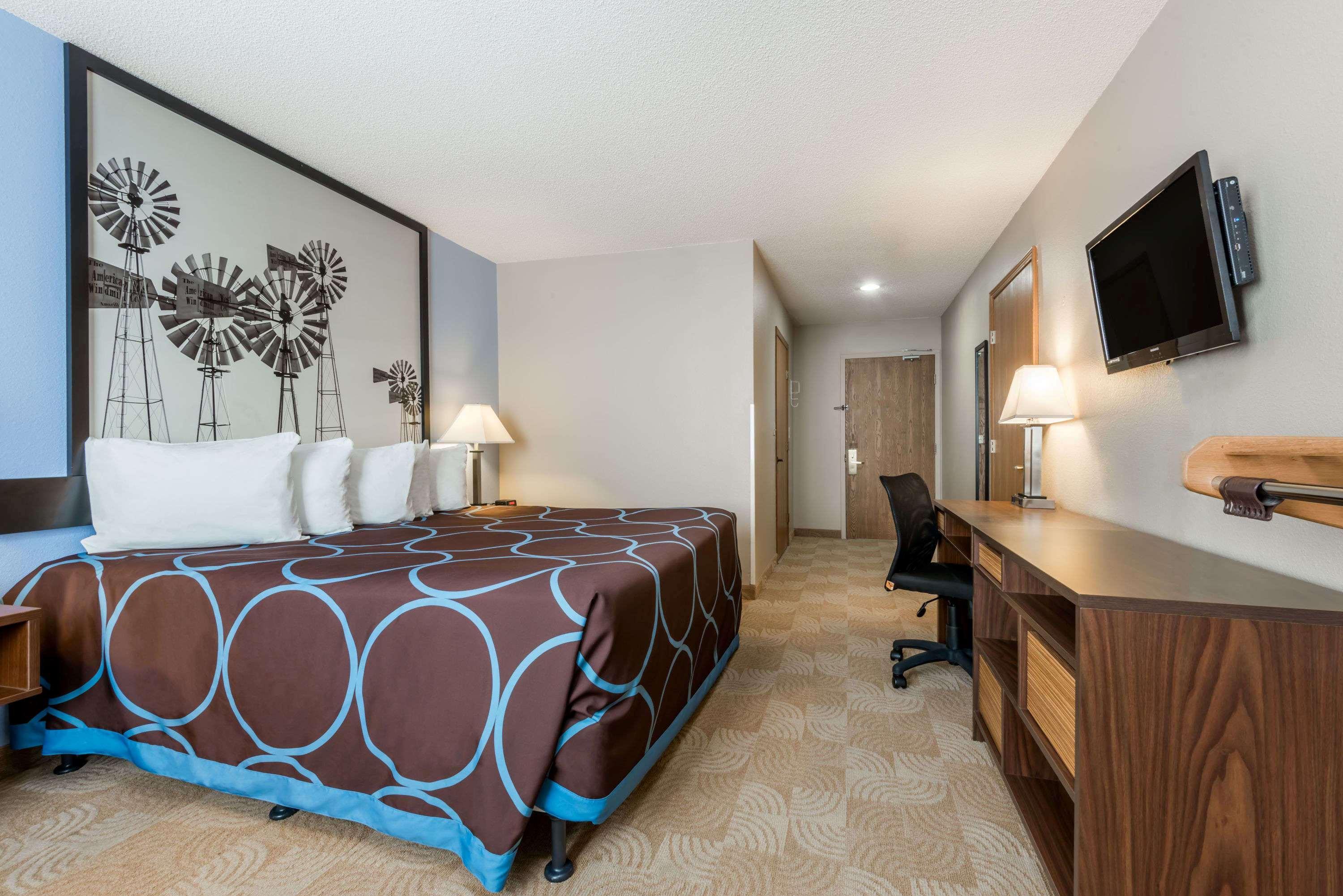 Super 8 By Wyndham Beloit Hotel Bagian luar foto