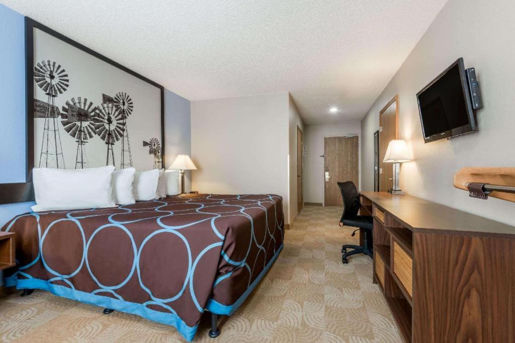 Super 8 By Wyndham Beloit Hotel Bagian luar foto